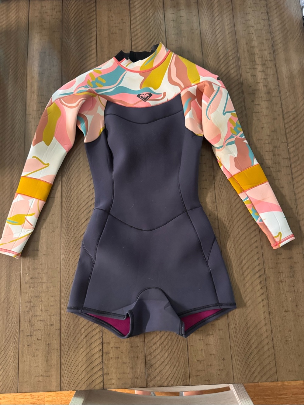 Roxy Girls' Long Sleeve Shorty Wetsuit - Purple with Multicolor Sleeves